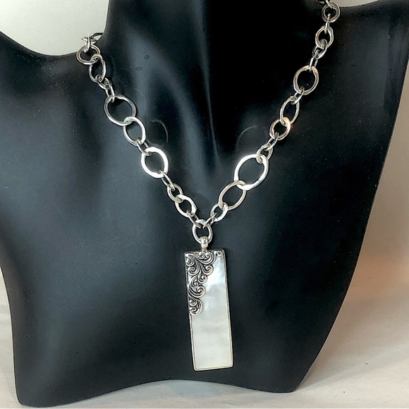 LOIS HILL Sterling Silver Cut Out Mother Of Pearl Open Link Toggle Necklace NWOT - Picture 16 of 17